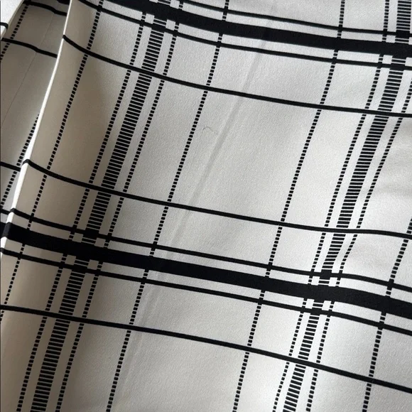 Oscar de La Renta Silk Cropped Jacket - Picture 9 of 10